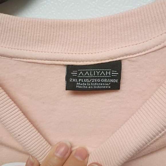 Old Navy Blush Graphic Sweatshirt - Picture 2 of 3